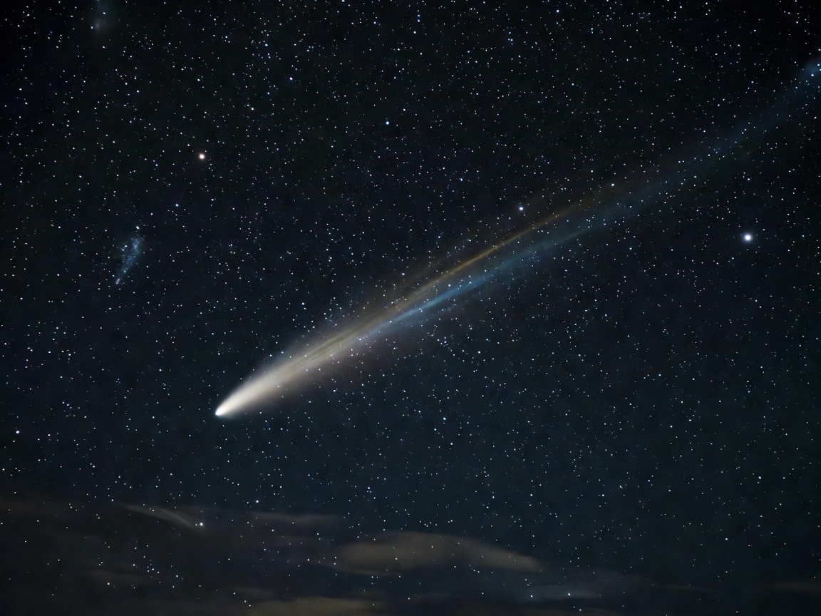 Starry night sky depicting the passing of Halley's Comet